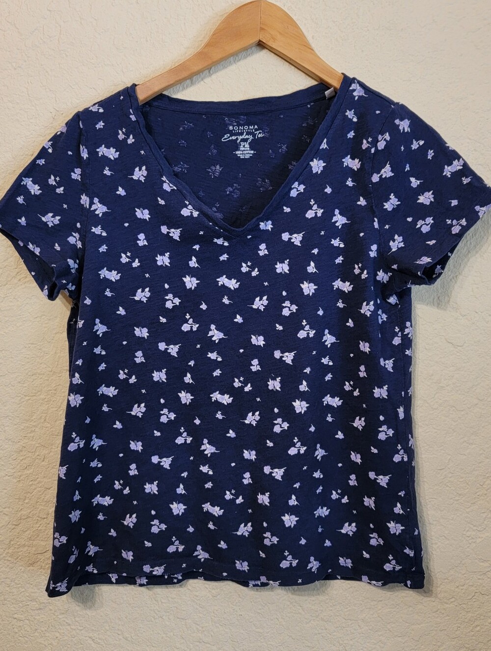 Sonoma Goods For Life Navy Floral Everyday V-Neck Short Sleeve Tee Sz PM